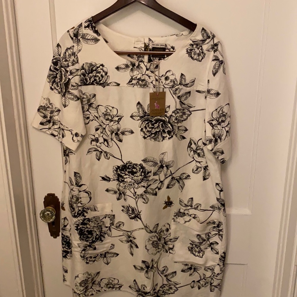Black and white linen shift dress with bee detail